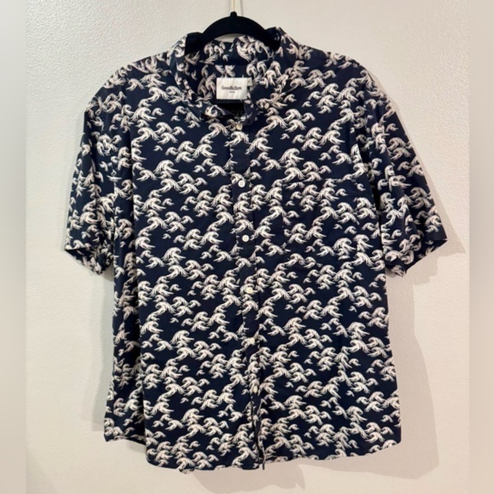 Goodfellow & Co Blue and White Casual Button Down Shirt
